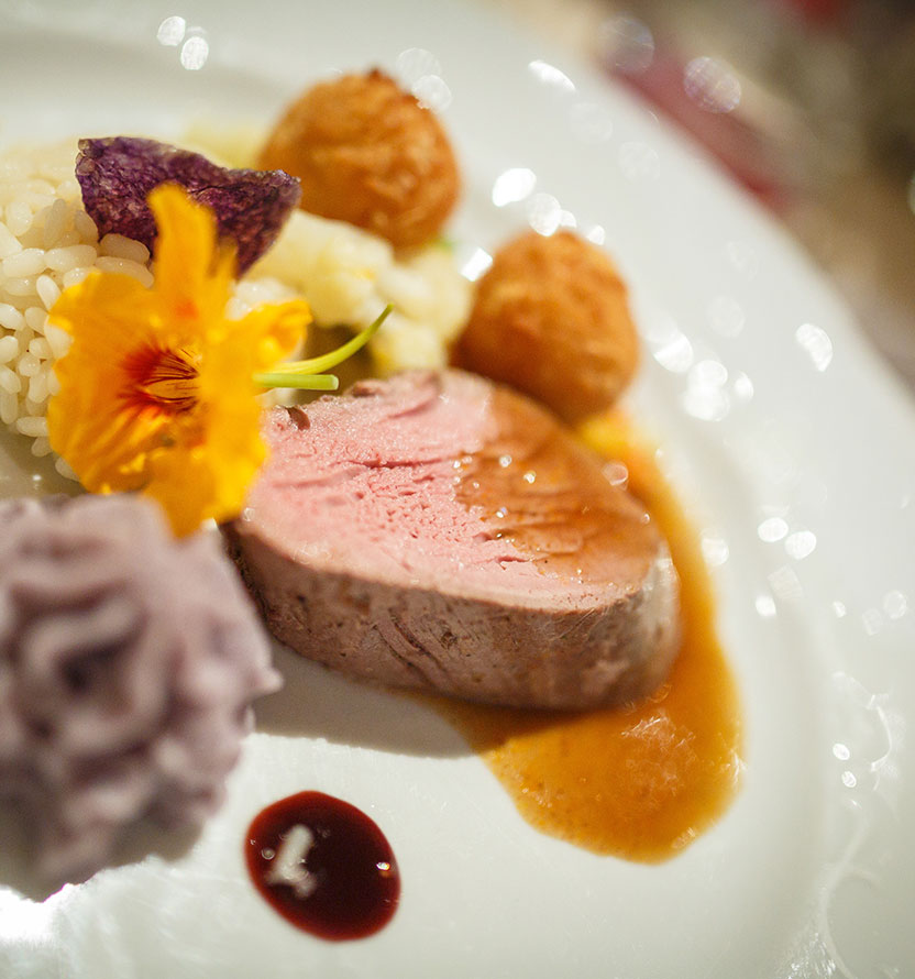 Cuisine - dish with meat and rice - Hotel Amaten